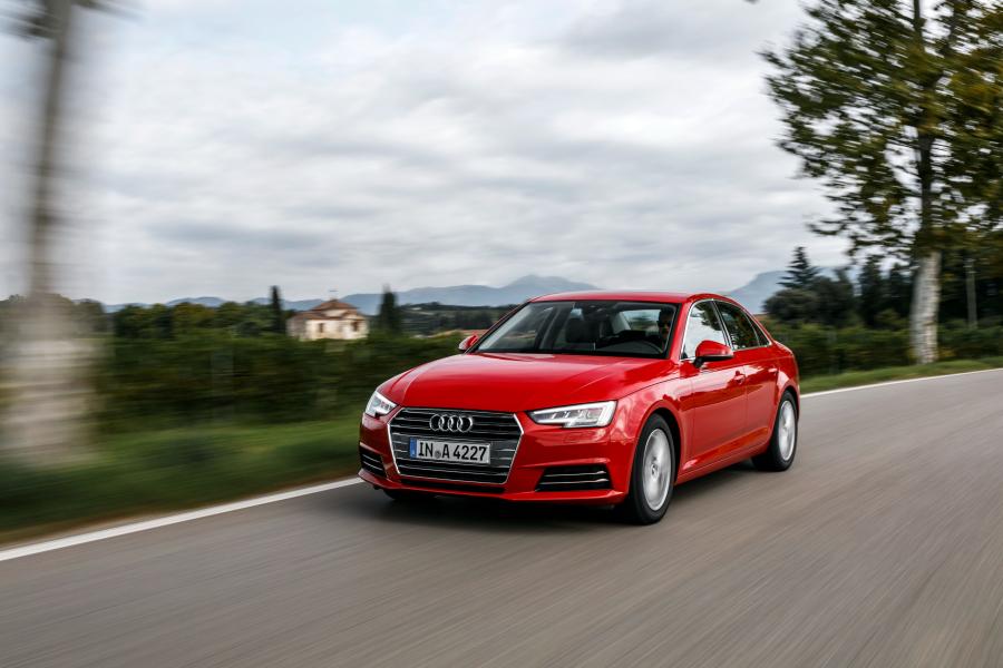  Audi A4 2.0 TDI Ultra (B9) 2015 года  (WW) (фото 12 из 23)